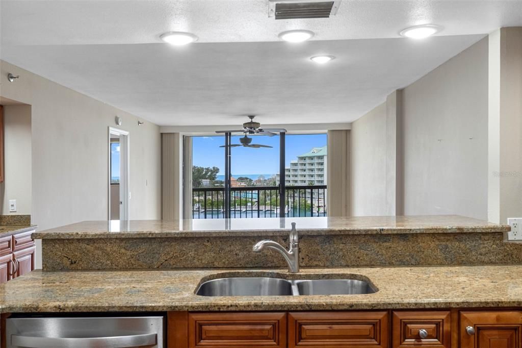 Active With Contract: $299,900 (2 beds, 2 baths, 1225 Square Feet)