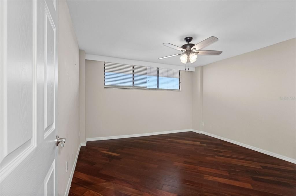 Active With Contract: $299,900 (2 beds, 2 baths, 1225 Square Feet)