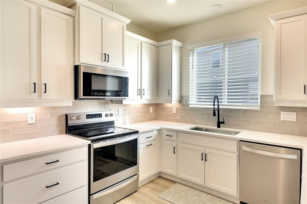 For Sale: $499,000 (3 beds, 2 baths, 2391 Square Feet)