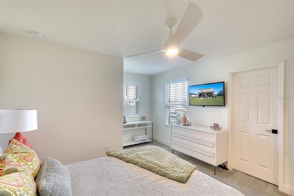 For Sale: $499,000 (3 beds, 2 baths, 2391 Square Feet)