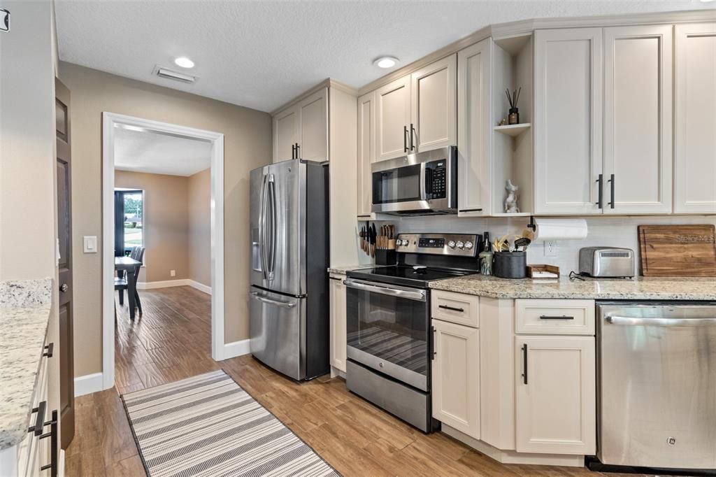 出租: $4,775 (4 贝兹, 2 浴室, 2636 平方英尺)