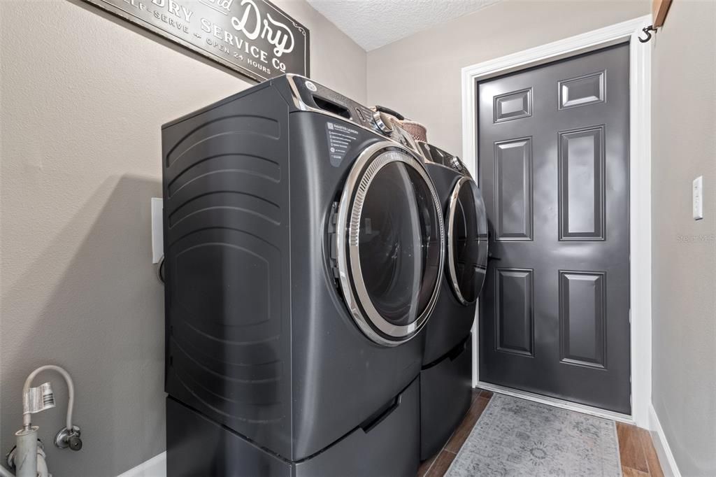 出租: $4,775 (4 贝兹, 2 浴室, 2636 平方英尺)