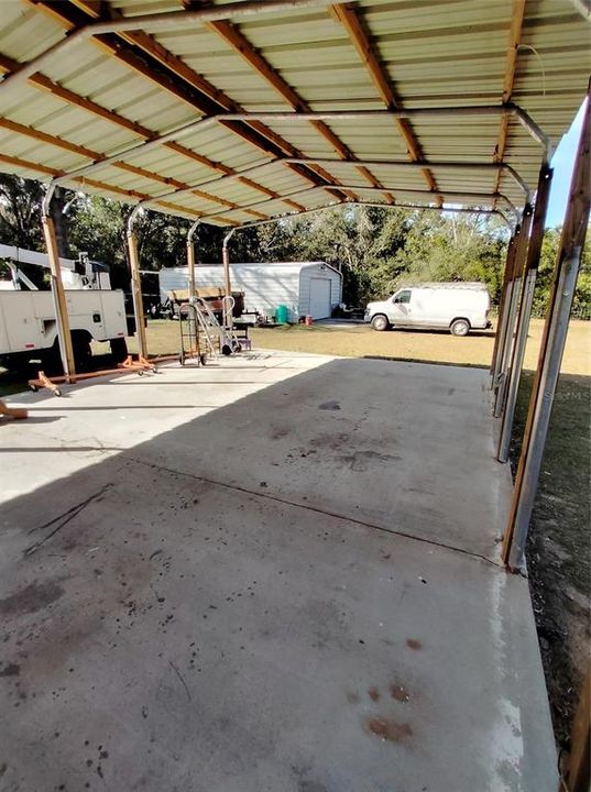 合同活跃: $300,000 (3 贝兹, 2 浴室, 1872 平方英尺)