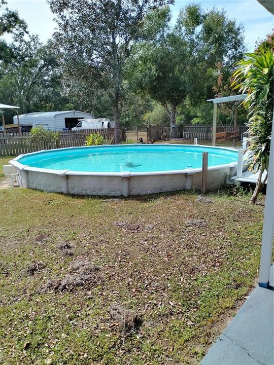 合同活跃: $300,000 (3 贝兹, 2 浴室, 1872 平方英尺)