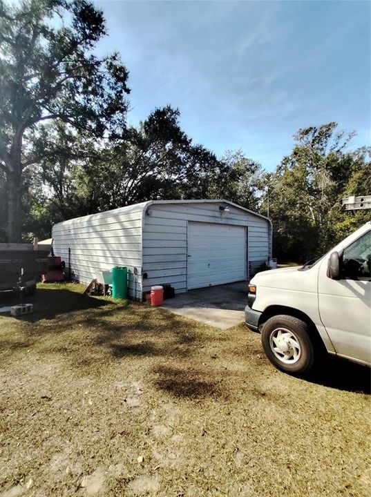 合同活跃: $300,000 (3 贝兹, 2 浴室, 1872 平方英尺)