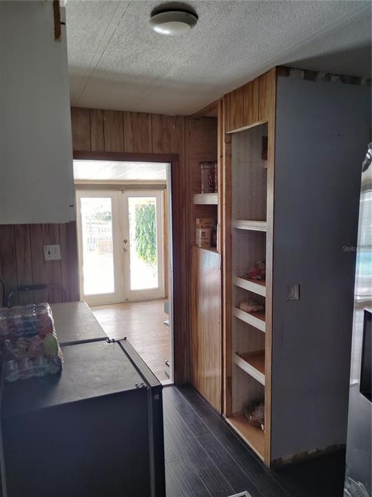 合同活跃: $300,000 (3 贝兹, 2 浴室, 1872 平方英尺)