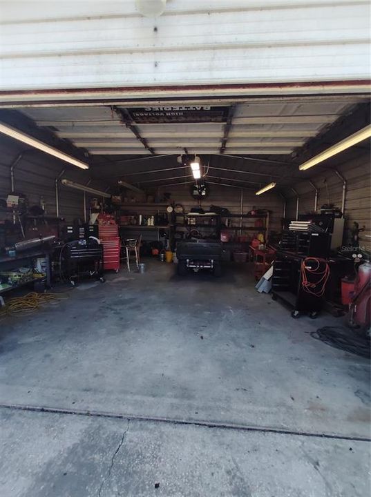 合同活跃: $300,000 (3 贝兹, 2 浴室, 1872 平方英尺)