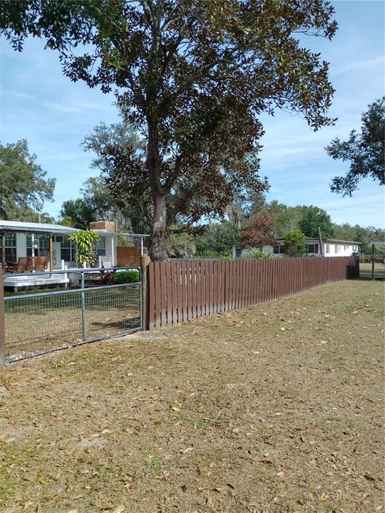 合同活跃: $300,000 (3 贝兹, 2 浴室, 1872 平方英尺)