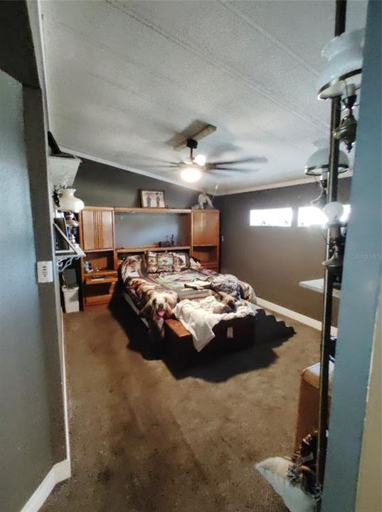 合同活跃: $300,000 (3 贝兹, 2 浴室, 1872 平方英尺)