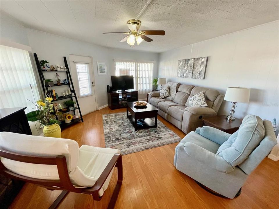 En Venta: $119,900 (2 camas, 1 baños, 863 Pies cuadrados)