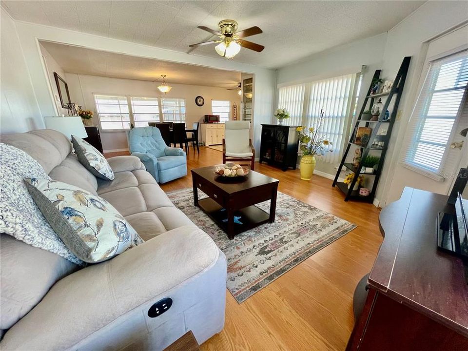 En Venta: $119,900 (2 camas, 1 baños, 863 Pies cuadrados)