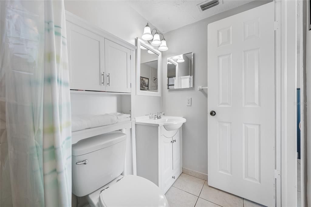 合同活跃: $235,000 (3 贝兹, 2 浴室, 1368 平方英尺)