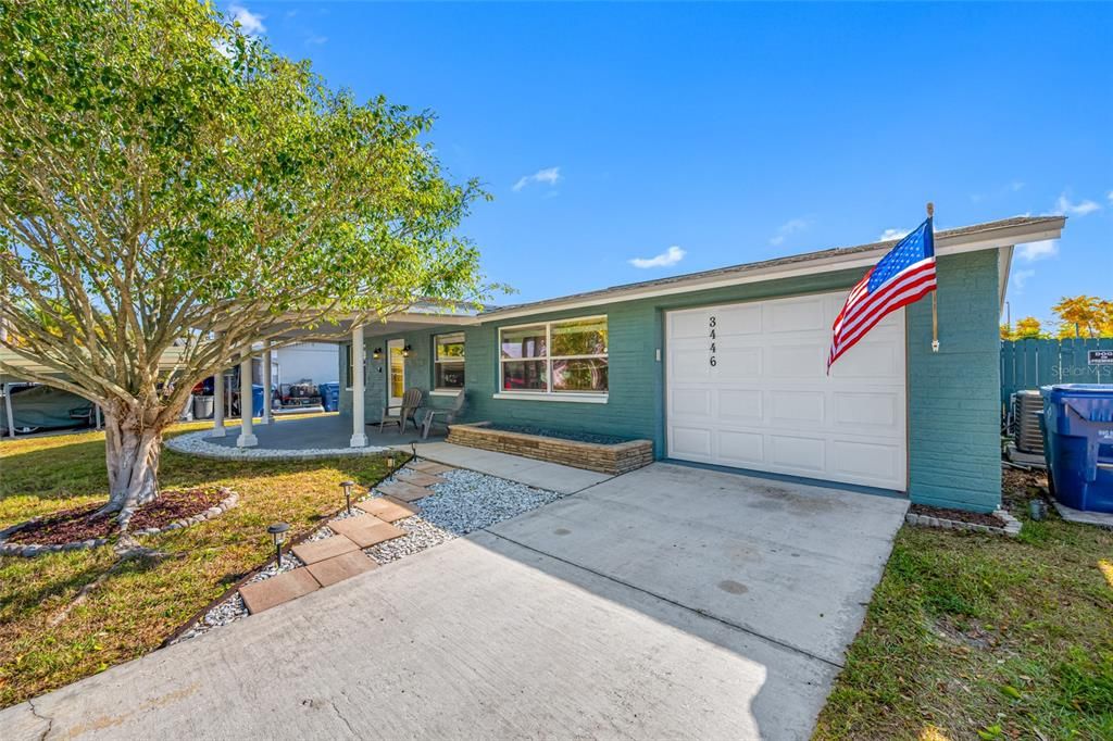 合同活跃: $235,000 (3 贝兹, 2 浴室, 1368 平方英尺)