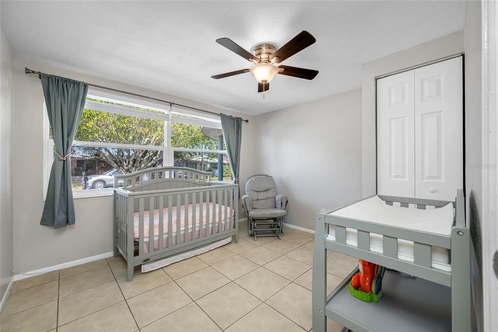 合同活跃: $235,000 (3 贝兹, 2 浴室, 1368 平方英尺)