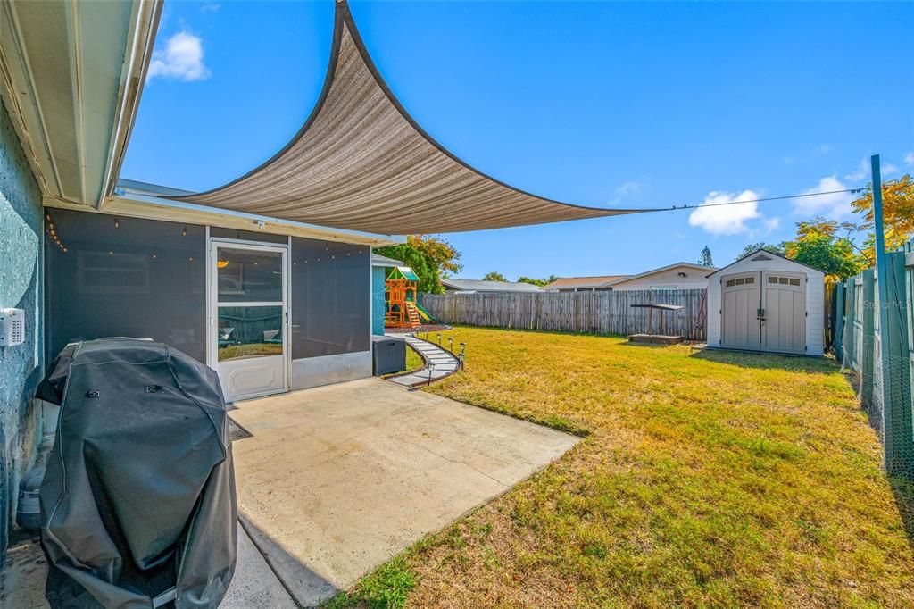 合同活跃: $235,000 (3 贝兹, 2 浴室, 1368 平方英尺)