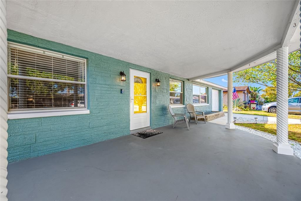 合同活跃: $235,000 (3 贝兹, 2 浴室, 1368 平方英尺)