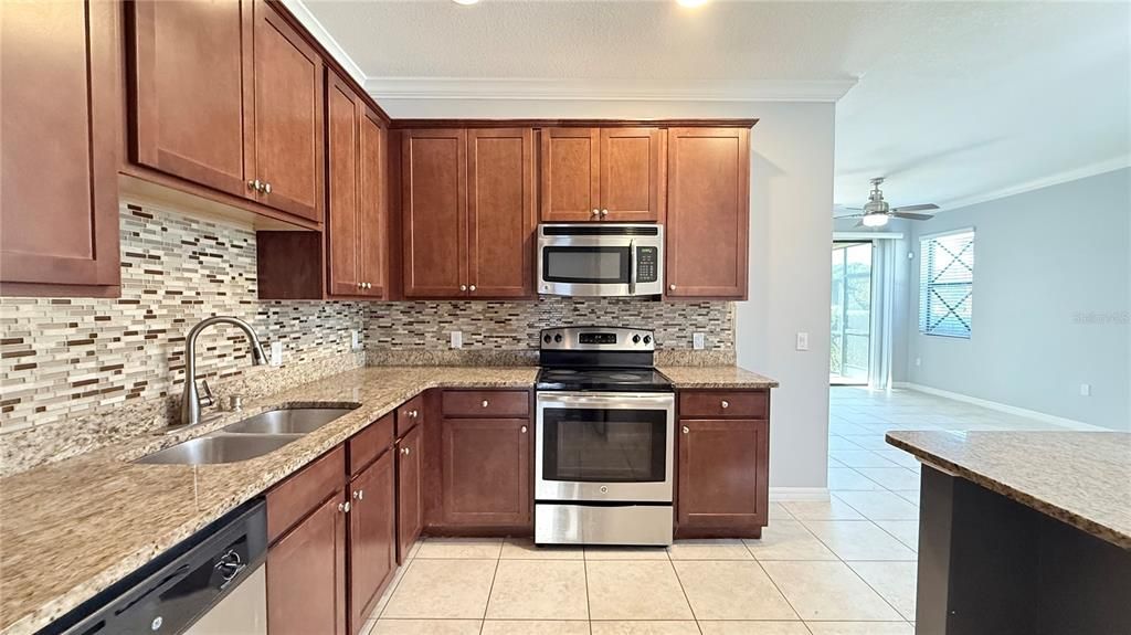 For Rent: $2,100 (4 beds, 2 baths, 1615 Square Feet)