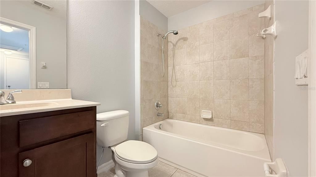 For Rent: $2,100 (4 beds, 2 baths, 1615 Square Feet)