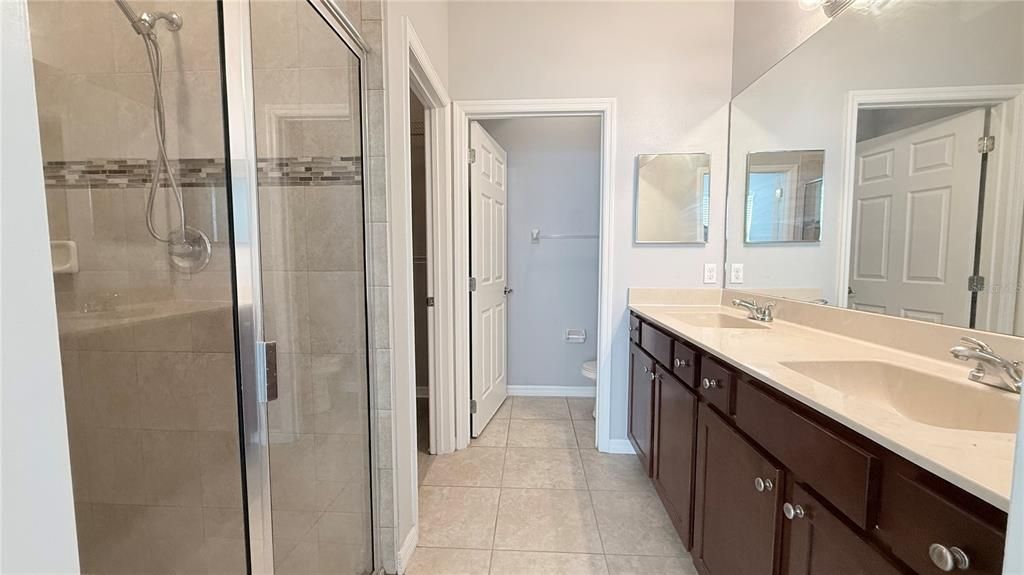 For Rent: $2,100 (4 beds, 2 baths, 1615 Square Feet)