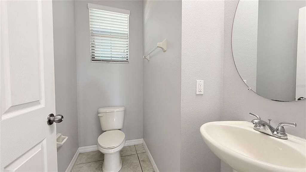 For Rent: $2,100 (4 beds, 2 baths, 1615 Square Feet)