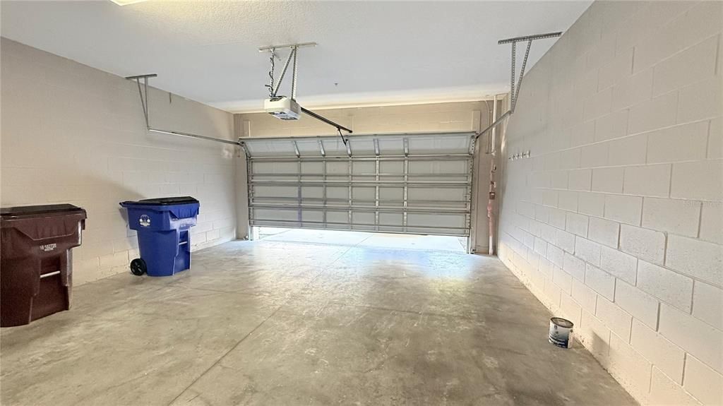 For Rent: $2,100 (4 beds, 2 baths, 1615 Square Feet)