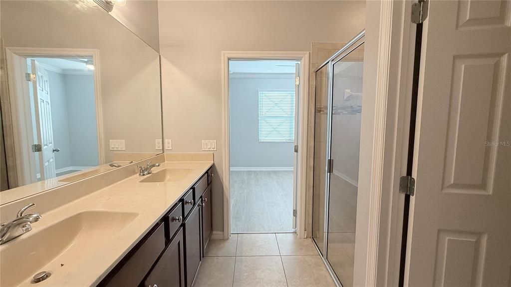 For Rent: $2,100 (4 beds, 2 baths, 1615 Square Feet)