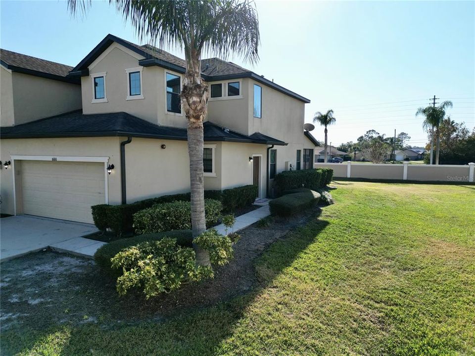 For Rent: $2,100 (4 beds, 2 baths, 1615 Square Feet)