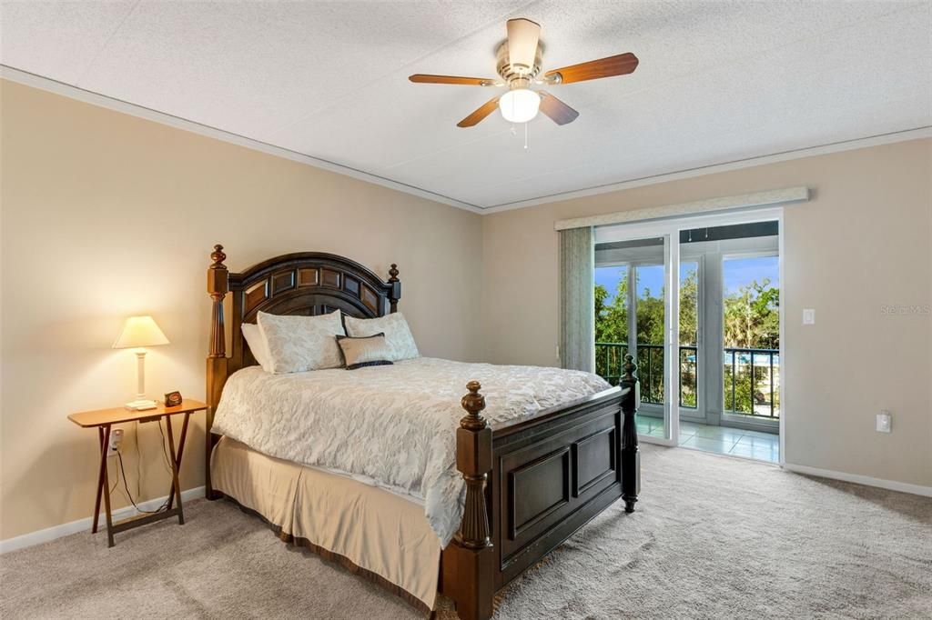 En Venta: $215,000 (2 camas, 2 baños, 1304 Pies cuadrados)