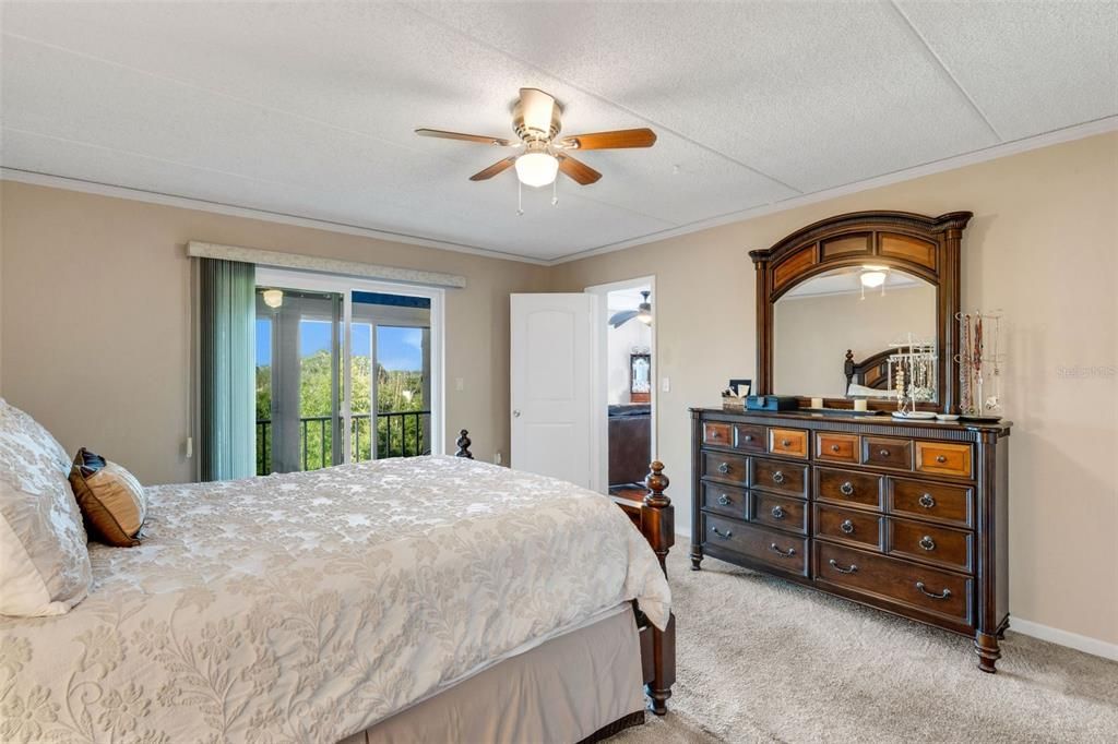 En Venta: $215,000 (2 camas, 2 baños, 1304 Pies cuadrados)