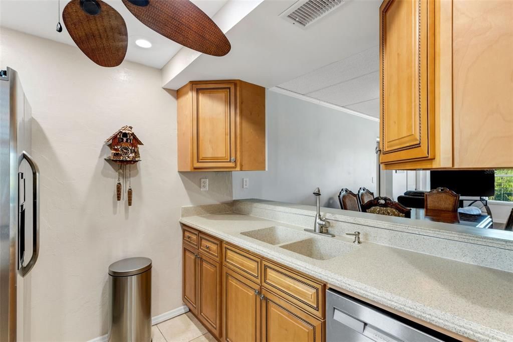 En Venta: $215,000 (2 camas, 2 baños, 1304 Pies cuadrados)