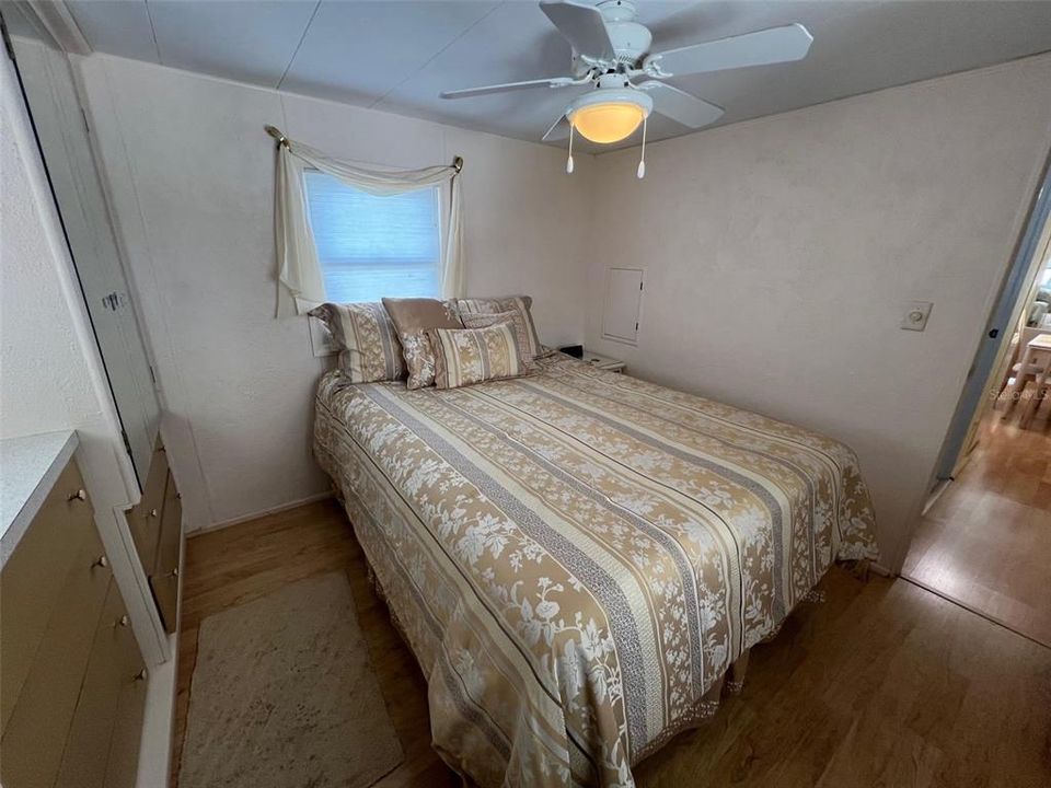 待售: $75,000 (2 贝兹, 1 浴室, 550 平方英尺)