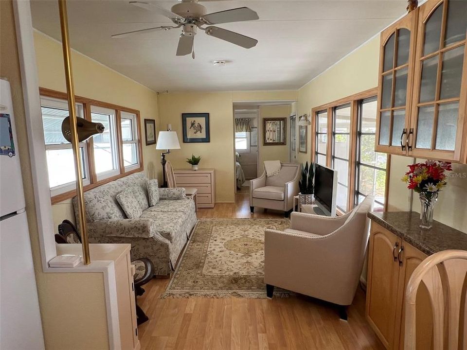 待售: $75,000 (2 贝兹, 1 浴室, 550 平方英尺)