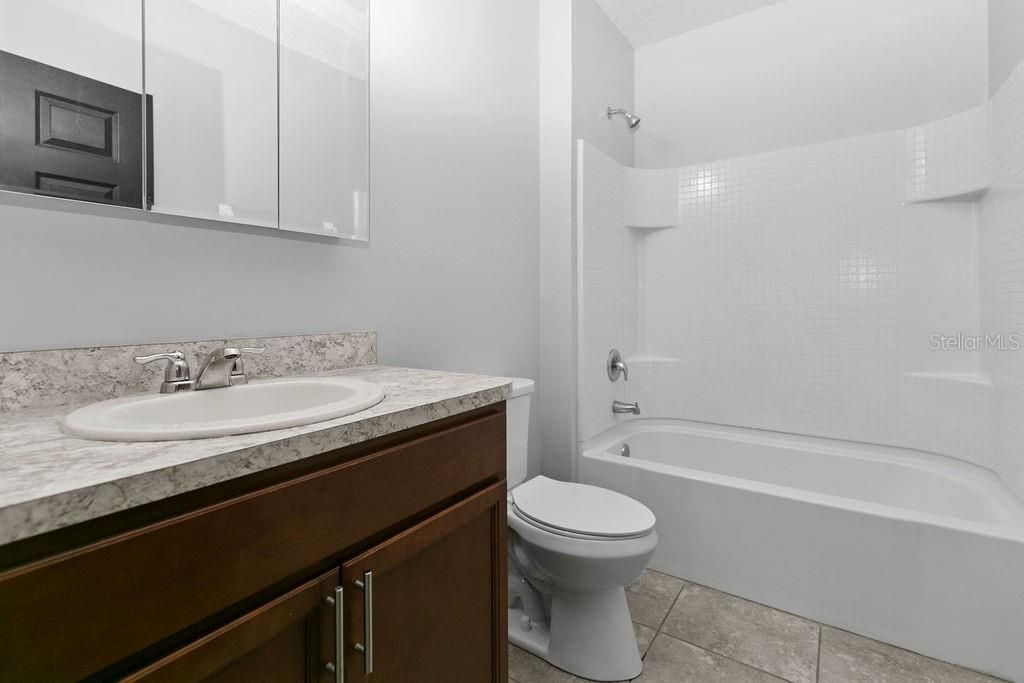 En Venta: $370,000 (4 camas, 2 baños, 1830 Pies cuadrados)