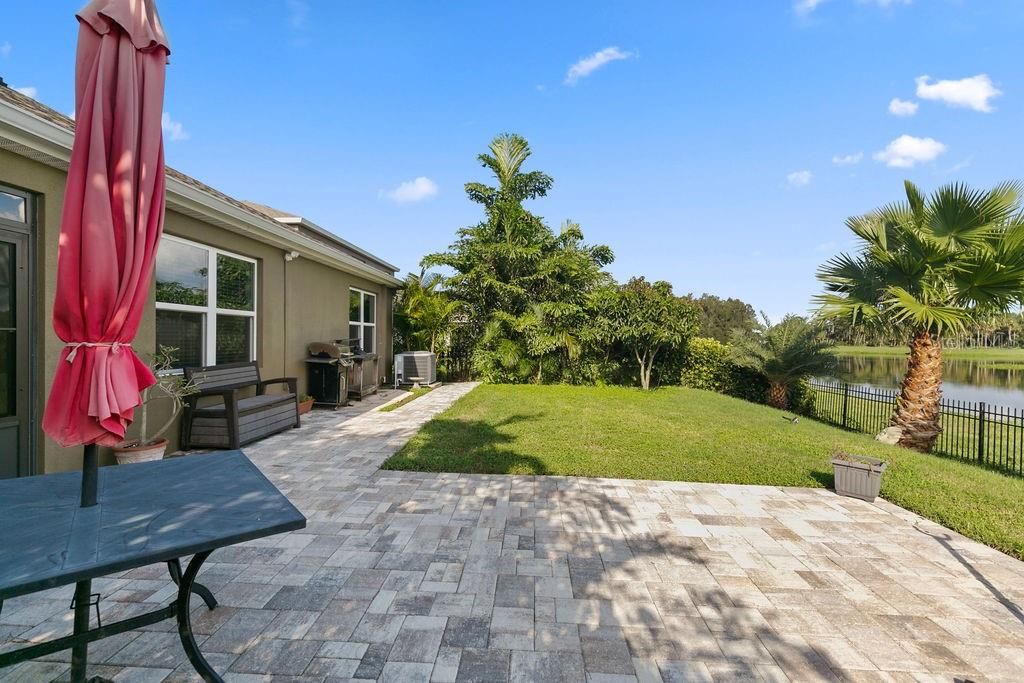 En Venta: $370,000 (4 camas, 2 baños, 1830 Pies cuadrados)