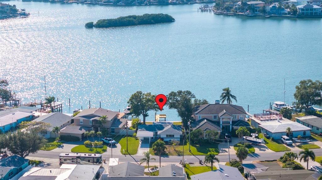 合同活跃: $975,000 (2 贝兹, 2 浴室, 1342 平方英尺)