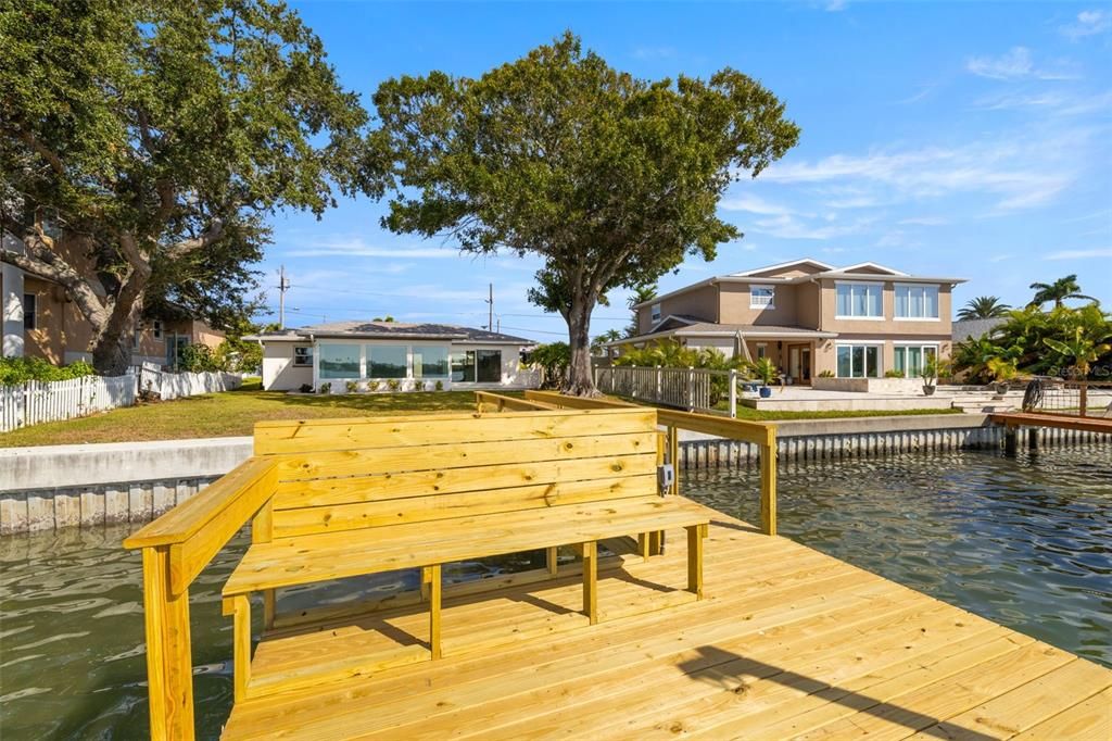 合同活跃: $975,000 (2 贝兹, 2 浴室, 1342 平方英尺)