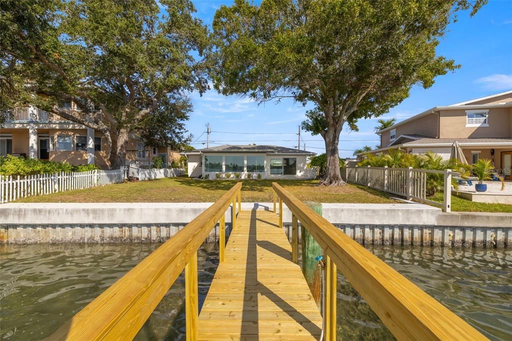 合同活跃: $975,000 (2 贝兹, 2 浴室, 1342 平方英尺)