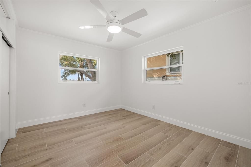 合同活跃: $975,000 (2 贝兹, 2 浴室, 1342 平方英尺)