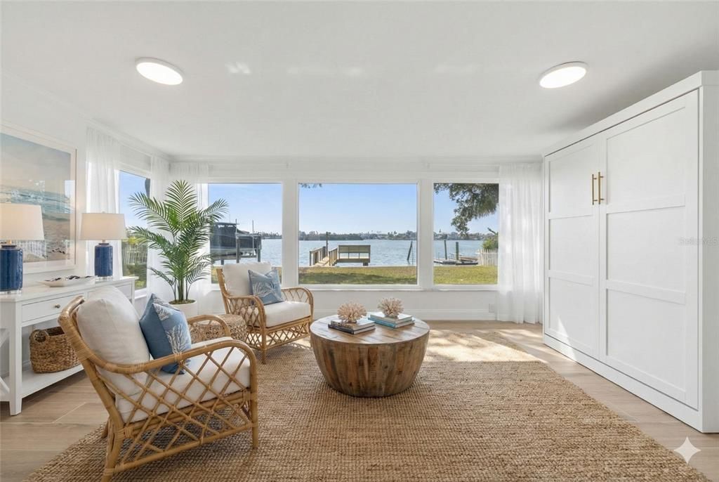 合同活跃: $975,000 (2 贝兹, 2 浴室, 1342 平方英尺)