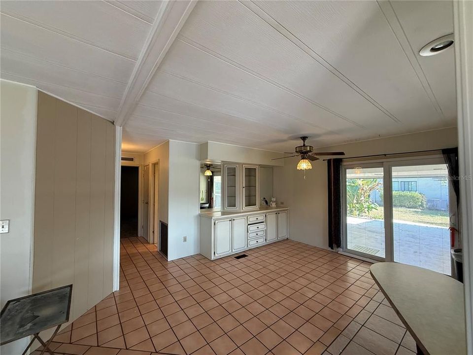 En Venta: $208,000 (2 camas, 2 baños, 1232 Pies cuadrados)