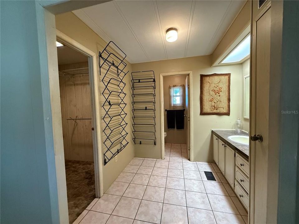 En Venta: $208,000 (2 camas, 2 baños, 1232 Pies cuadrados)