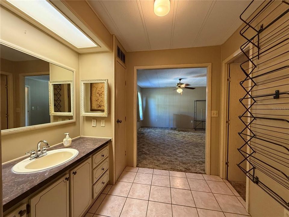 En Venta: $208,000 (2 camas, 2 baños, 1232 Pies cuadrados)