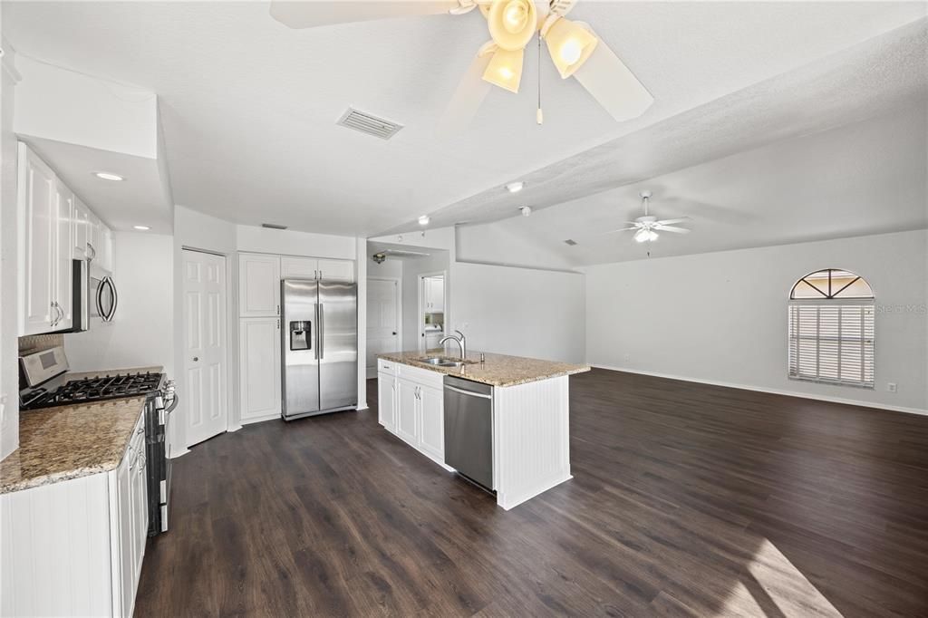 For Sale: $450,000 (3 beds, 3 baths, 2016 Square Feet)