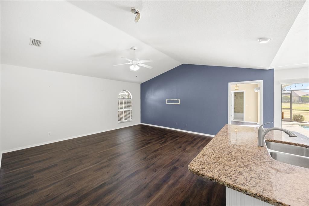 For Sale: $450,000 (3 beds, 3 baths, 2016 Square Feet)