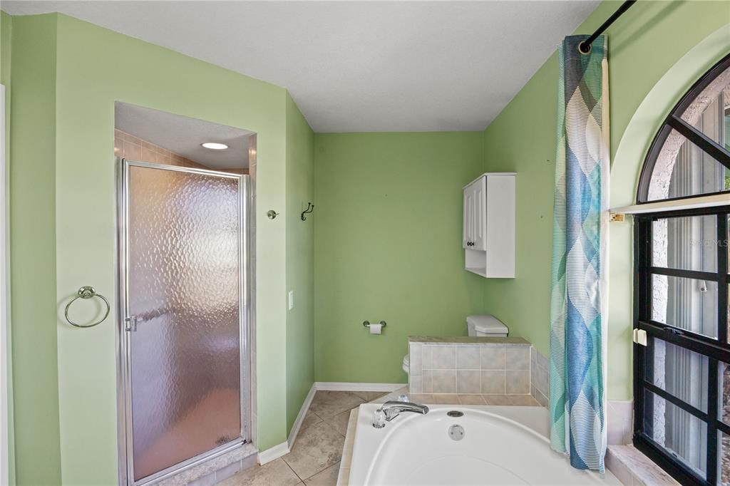 For Sale: $450,000 (3 beds, 3 baths, 2016 Square Feet)