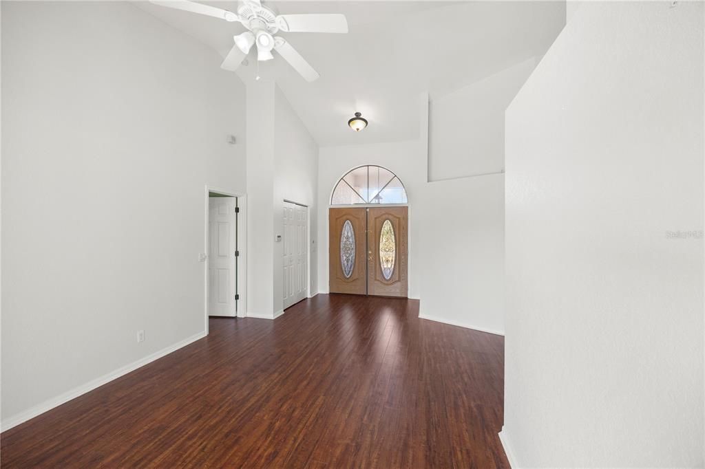 For Sale: $450,000 (3 beds, 3 baths, 2016 Square Feet)