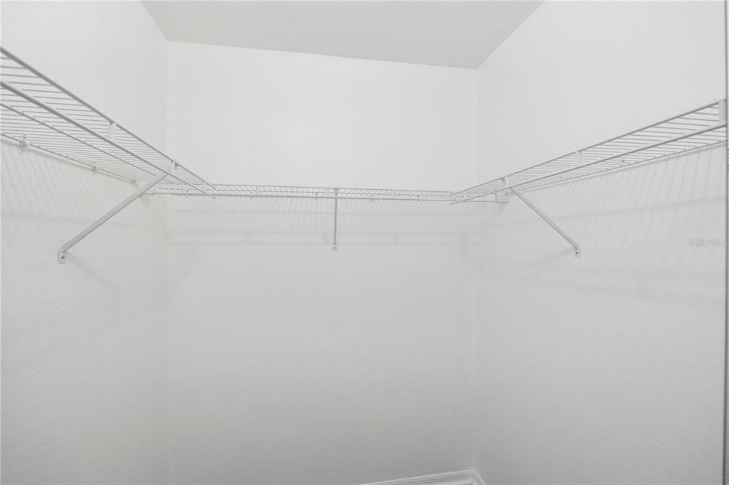 For Sale: $450,000 (3 beds, 3 baths, 2016 Square Feet)