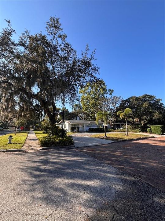 For Rent: $3,800 (4 beds, 2 baths, 1474 Square Feet)