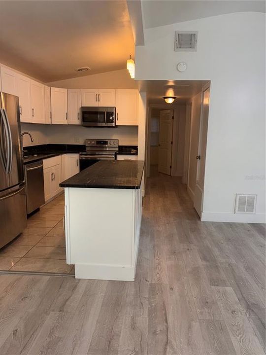 For Rent: $3,800 (4 beds, 2 baths, 1474 Square Feet)