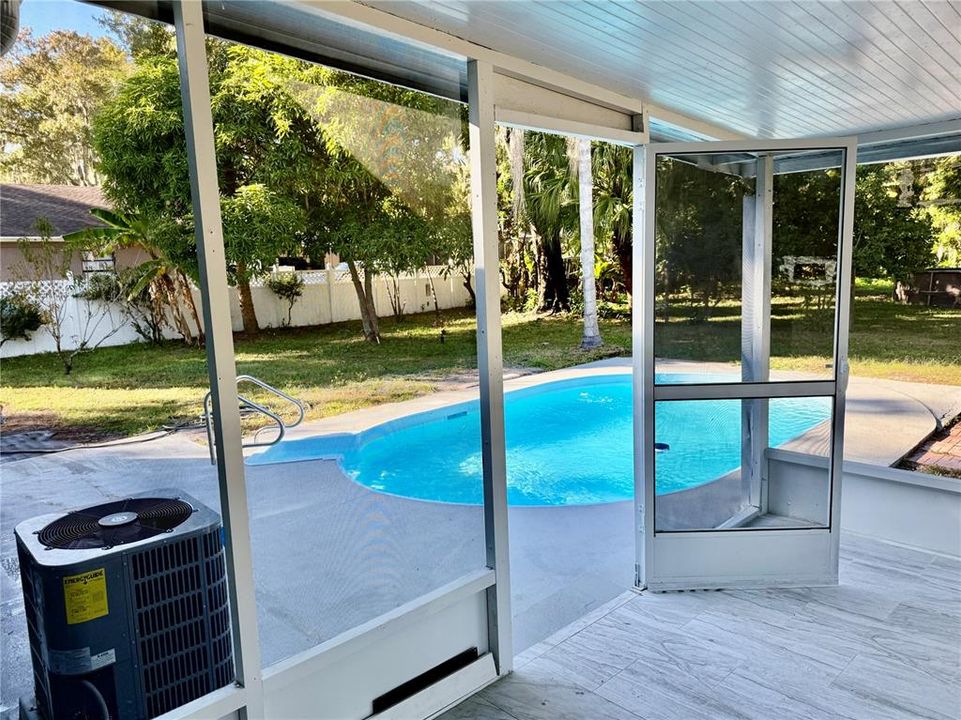 For Rent: $2,200 (3 beds, 1 baths, 1542 Square Feet)